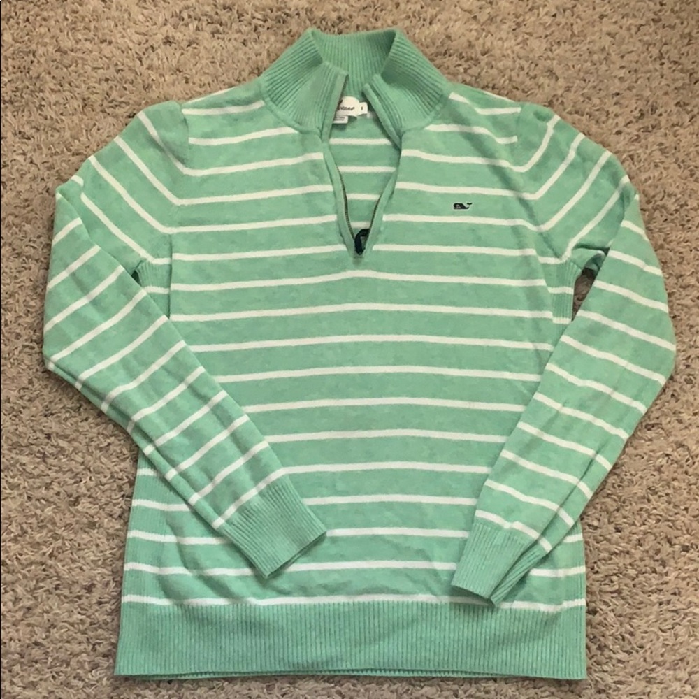 Small Vineyard Vines sweater